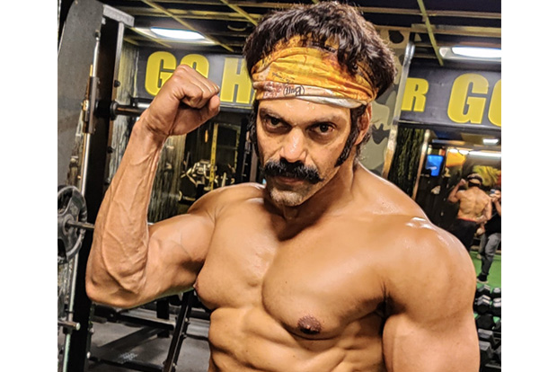 Arya stuns fans with ripped look in Pa Ranjiths next Tamil film Arya stuns fans with ripped look in Pa Ranjiths next Tamil film