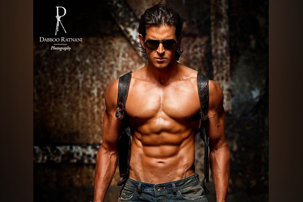 Hrithik gets into Big B mode to talk about his abs