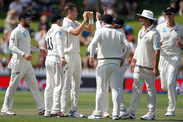 India bundled out for 165, Southee, Jamieson share spoils