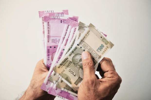 Bank ATMs starts dispensing more of Rs 500 instead of Rs 2,000