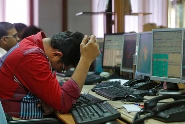 Mayhem on D-street, Sensex plunges 1,500 points