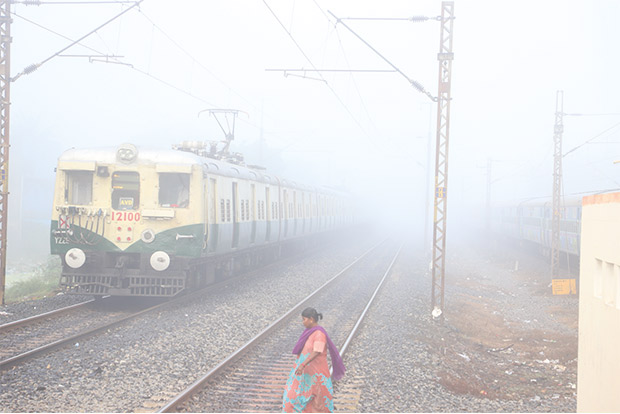 Fog blankets city, flight services affected Fog blankets city, flight services affected