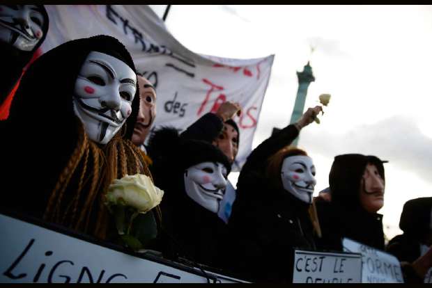 Thousands march against pension reform in Paris