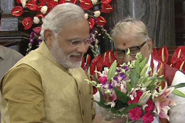 PM greets Murli Manohar Joshi on his birthday