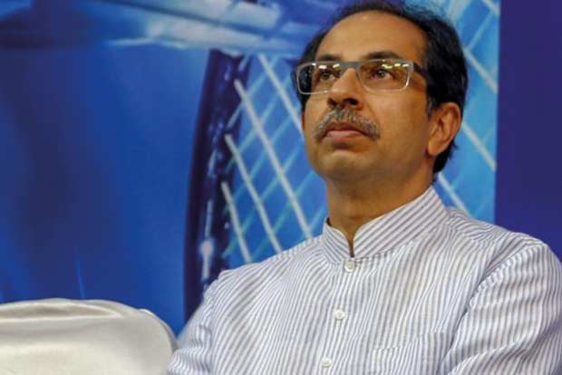 Farmer tries to barge in Maha CMs home, held and released Farmer tries to barge in Maha CMs home, held and released