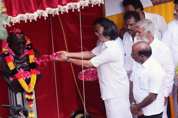 MK Stalin unveils statue of former CM Karunanidhi
