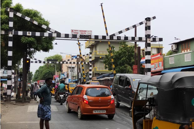 Citizen Connect: Motorists irked over traffic piling up due to level crossing on Ennore High Road