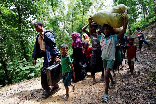 Thai police search for Rohingya who escaped detention centre