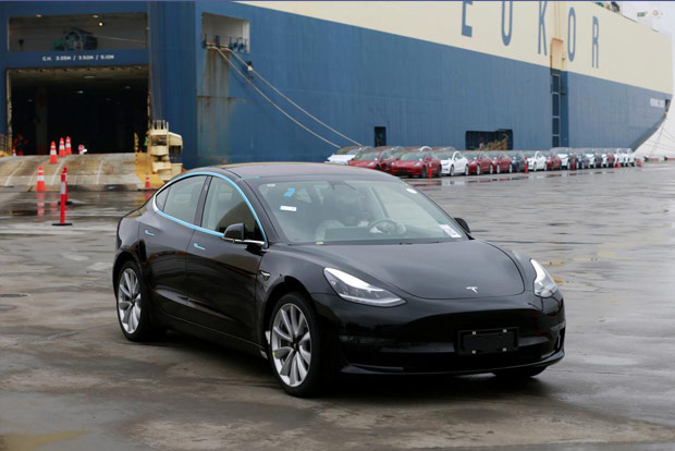 Tesla challenges hackers to find bugs and win Model 3 car