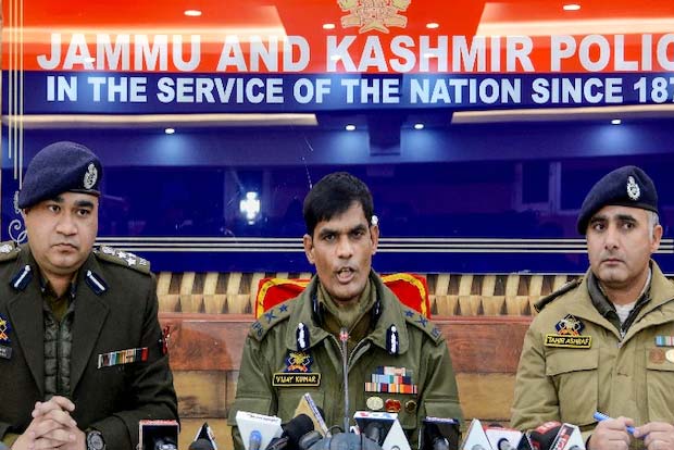Senior J-K cop caught ferrying 2 Hizbul terrorists
