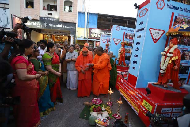 Vivekananda chariots begin journey Vivekananda chariots begin journey