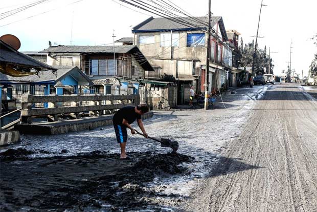 Philippines maintain alert level for Taal volcano