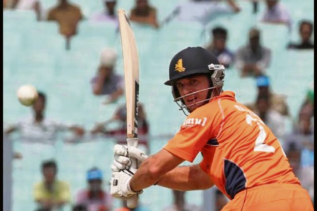 Ryan ten Doeschate steps down as Essex captain