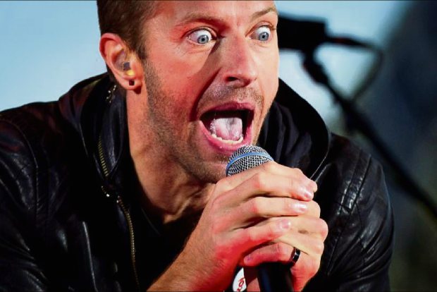 Chris Martin snaps at aggressive autograph hunters