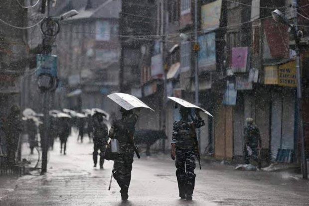 Centre shrugs off Trumps mediation offer on Kashmir