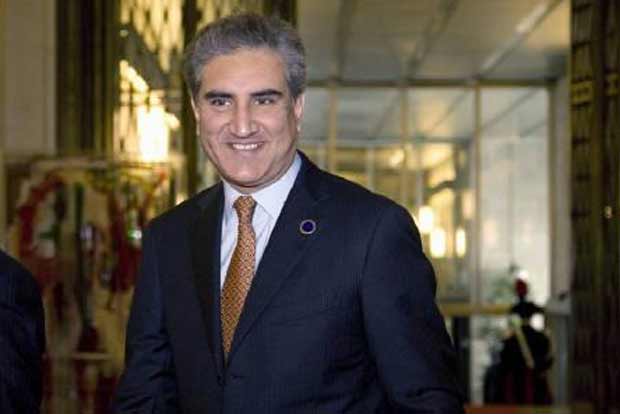 Qureshi says Trump to visit Pakistan soon, US President skirts question