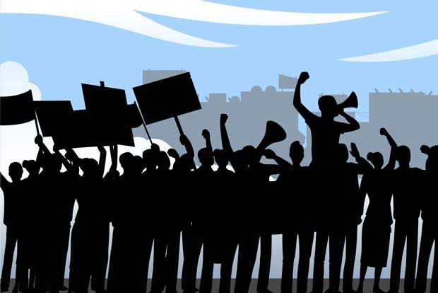 Tension in PU as students raise pro, anti CAA slogans