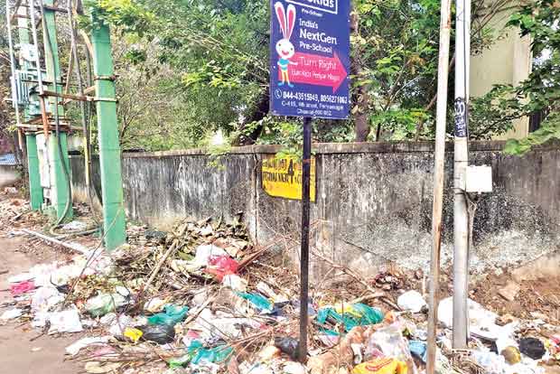 Citizen Connect: Residents, school students vexed as garbage accumulates on Periyar Nagar street corners Citizen Connect: Residents, school students vexed as garbage accumulates on Periyar Nagar street corners