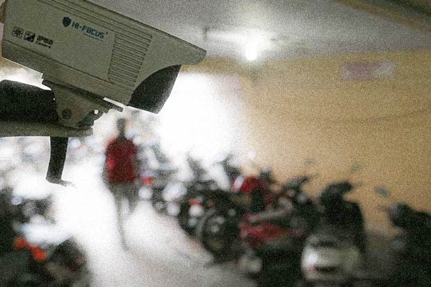 Suspicious men found near Thuglak editor’s house