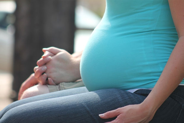 Pakistan Senate passes bill allowing paid maternity, paternity leaves