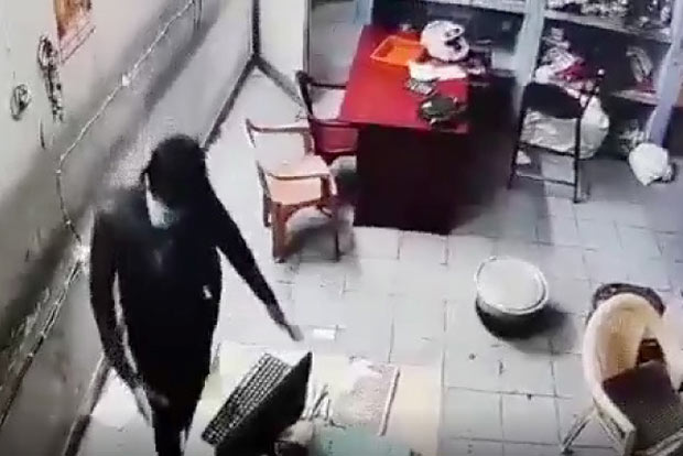 Rs 18L stolen from Paranur toll plaza during clash