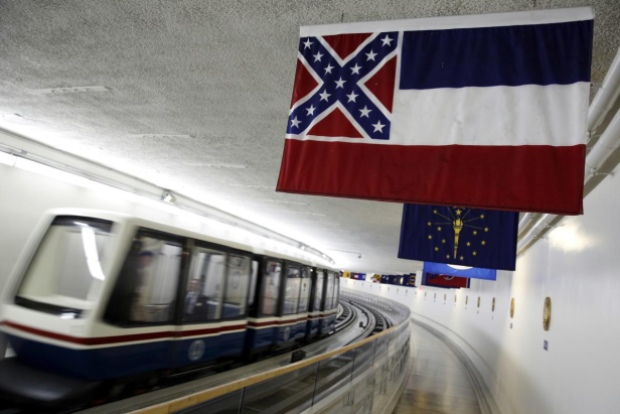 Mississippi Guv signs bill to remove Confederate emblem from flag