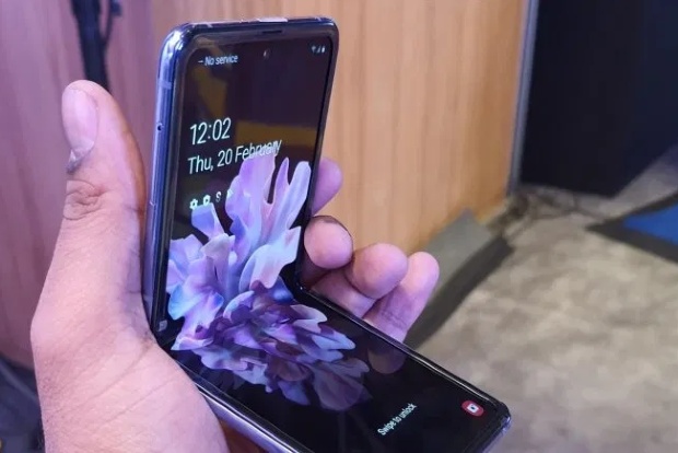 Samsung Galaxy Z Flip gets Rs 7K price drop in India