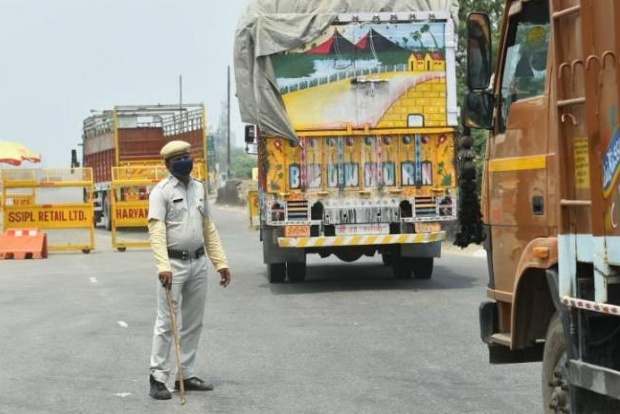 Trade between India and Bangladesh through Petrapole-Benapole border in WB resumes Trade between India and Bangladesh through Petrapole-Benapole border in WB resumes