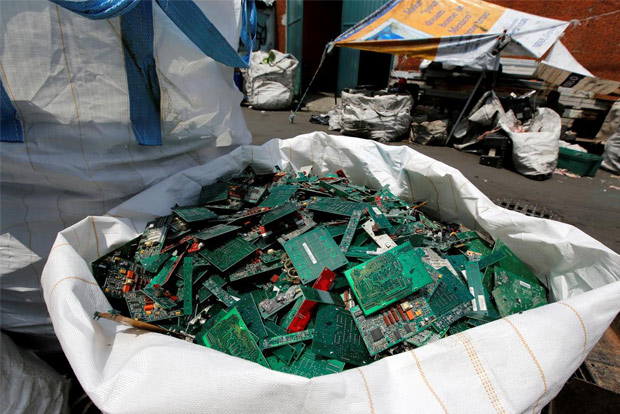 E-waste: Billions in gold, precious materials go down the drain