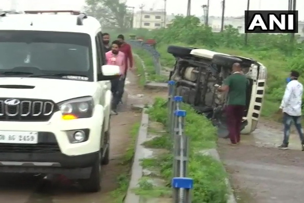 UP gangster Vikas Dubey killed in shootout on way to Kanpur