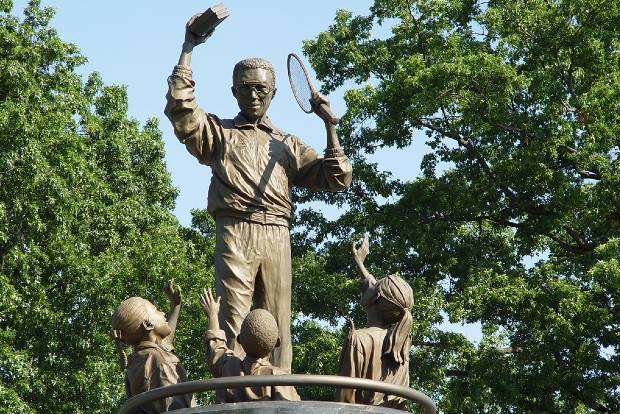 Statue to tennis star Arthur Ashe to stay put in Richmond