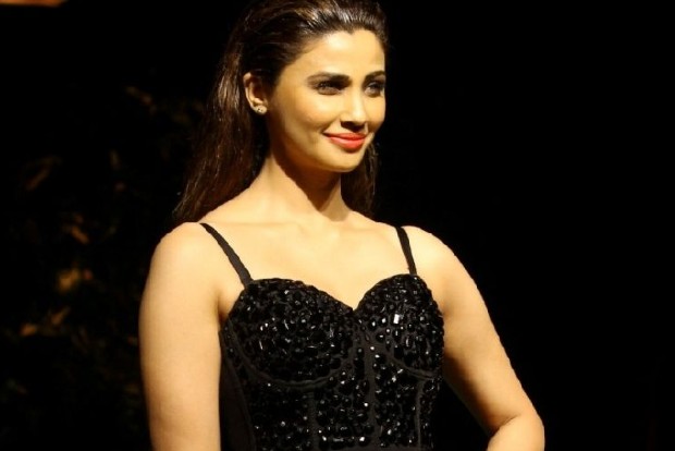 Daisy Shah unveils her YouTube channel