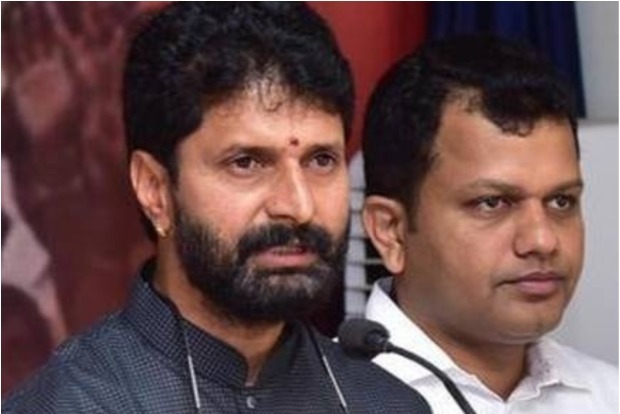 Quarantined CMs to dead MLAs: Indias politicians battle Covid-19