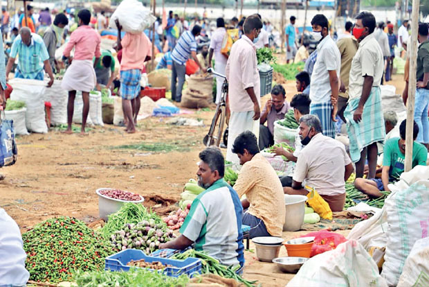 Strict anti-COVID measures at Tiruchy market