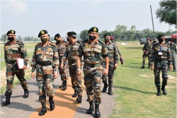 Army chief reviews operational preparedness along Punjab border