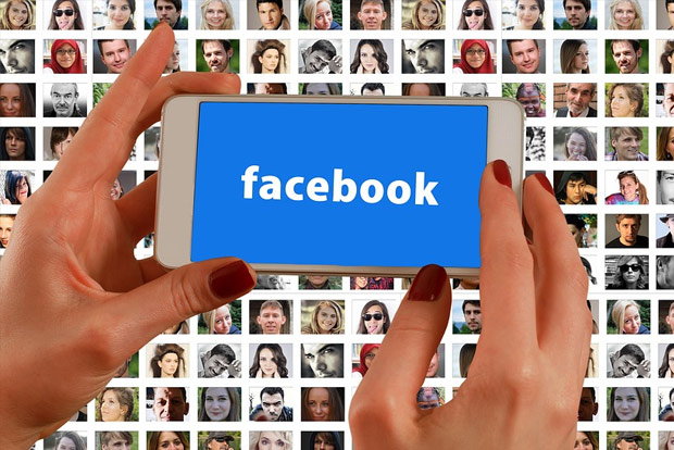 Facebook takes on YouTube, set to launch licensed music videos