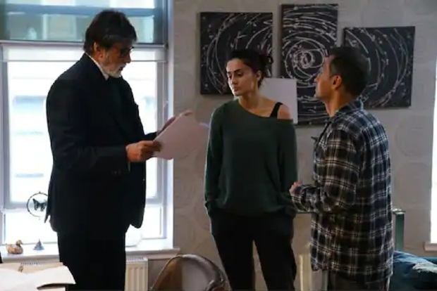 Taapsee shares quarantine post from Badla set