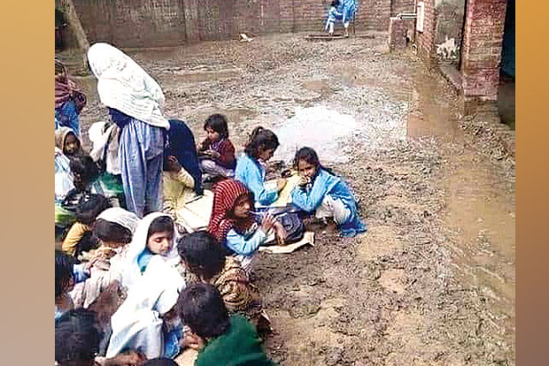 DeTect: Old Pak image shared as state of school in India