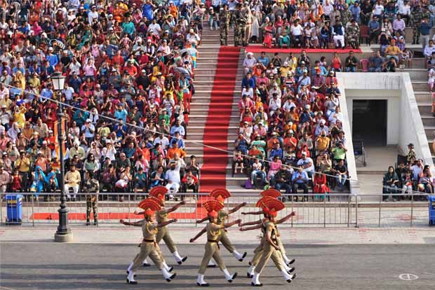 Avoid large gatherings on I-Day, invite those recovered: Centre