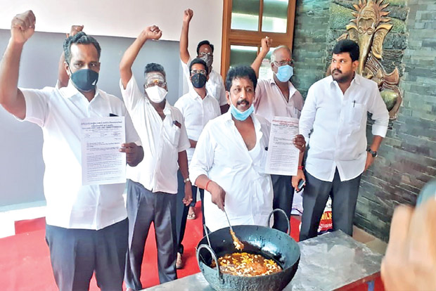 Truckers prepare halwa to protest diesel price hike Truckers prepare halwa to protest diesel price hike