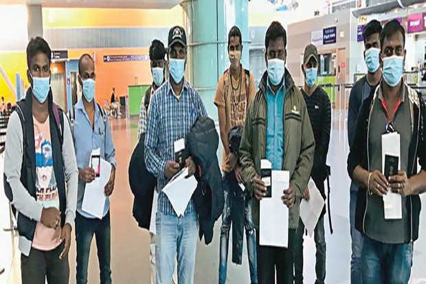 351 Indians return from Singapore, Ukraine and Sri Lanka by special flights 351 Indians return from Singapore, Ukraine and Sri Lanka by special flights