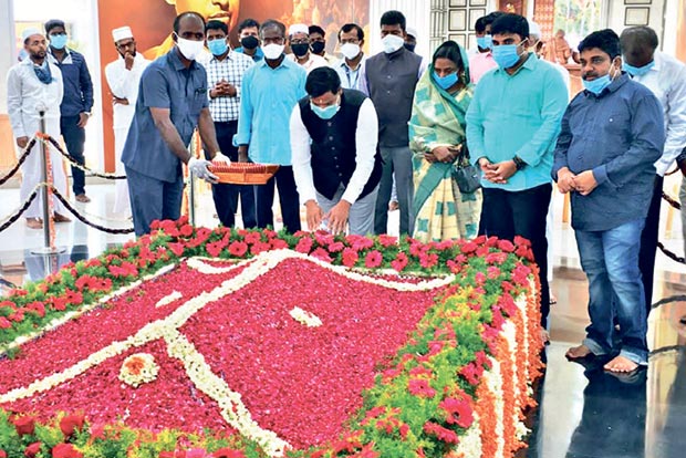 A low key remembrance for Kalam at Peikarumbu memorial