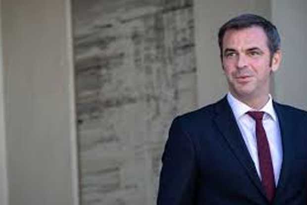 French authorities given powers to enforce outdoor masks French authorities given powers to enforce outdoor masks