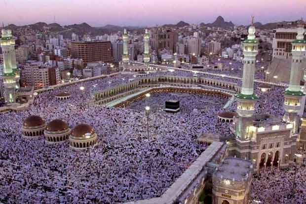 Saudi Arabia reopens 90,000 mosques, Mecca still shut