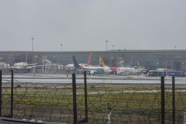 FedEx cargo aircraft overshoots runway while landing at Mumbai airport FedEx cargo aircraft overshoots runway while landing at Mumbai airport