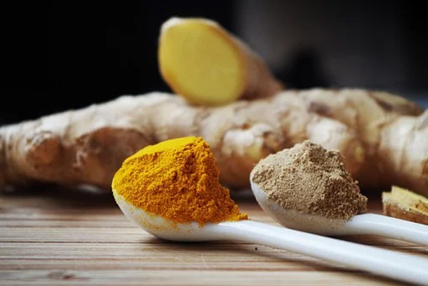 Combat allergy with curcumin