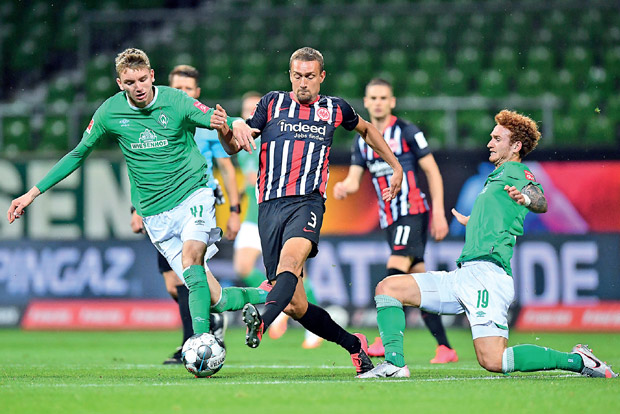 Ilsanker brace helps Eintracht defeat struggling Werder