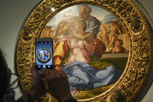 Cosying-up to culture: Crowd missing, but Italy’s art lovers rejoice as Uffizi reopens