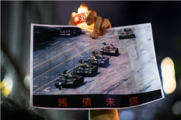 Police pepper spray Hong Kongers defying ban to mark Tiananmen Police pepper spray Hong Kongers defying ban to mark Tiananmen