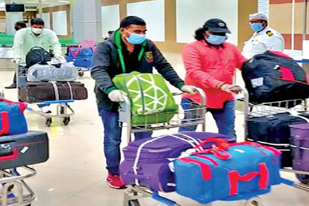 825 stranded Indians return in four flights 825 stranded Indians return in four flights